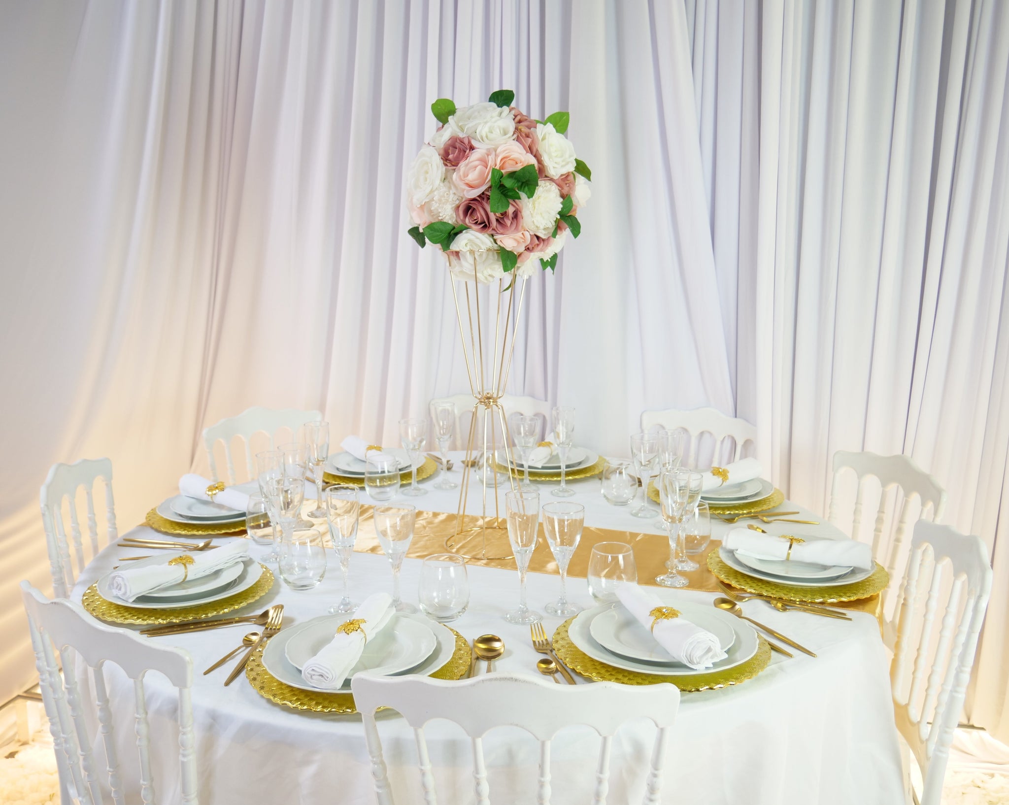 Location - [Table garnie PAP] Table garnie ronde 10 personnes - Valse des Roses