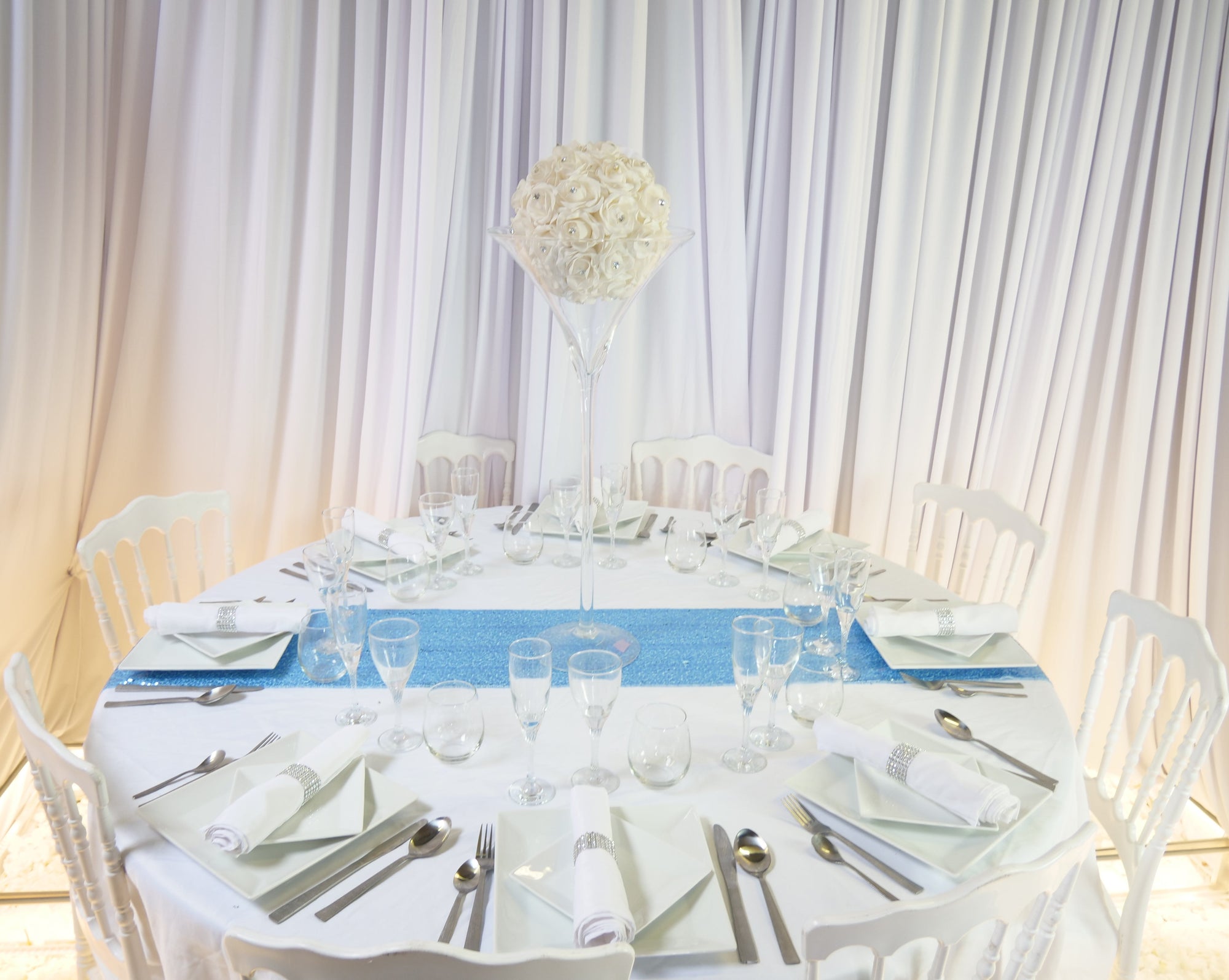 Location - [Table garnie PAP] Table garnie ronde 10 personnes - Lune de Miel