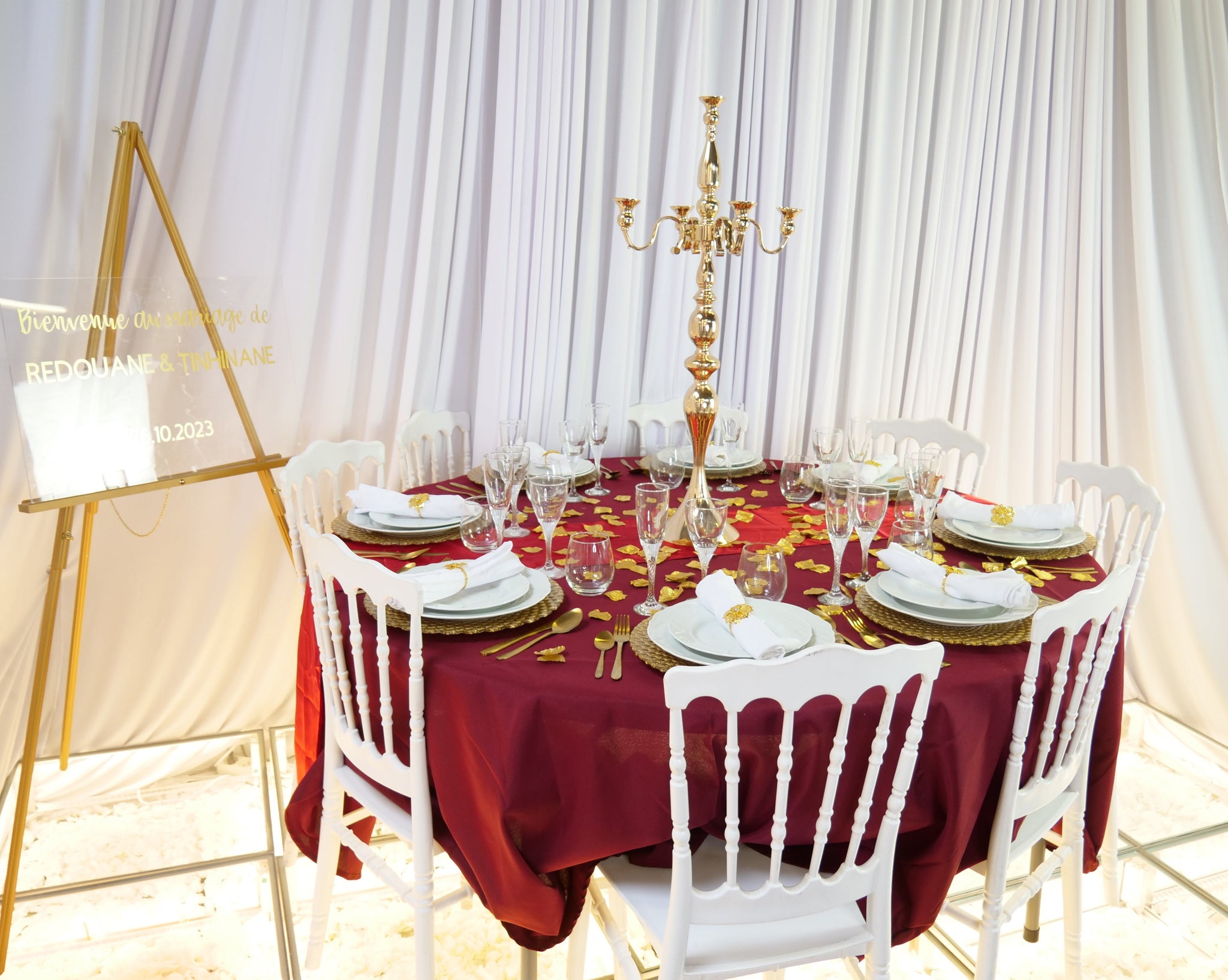 Location - [Table garnie PAP] Table garnie ronde 10 personnes - Cercle Rubis