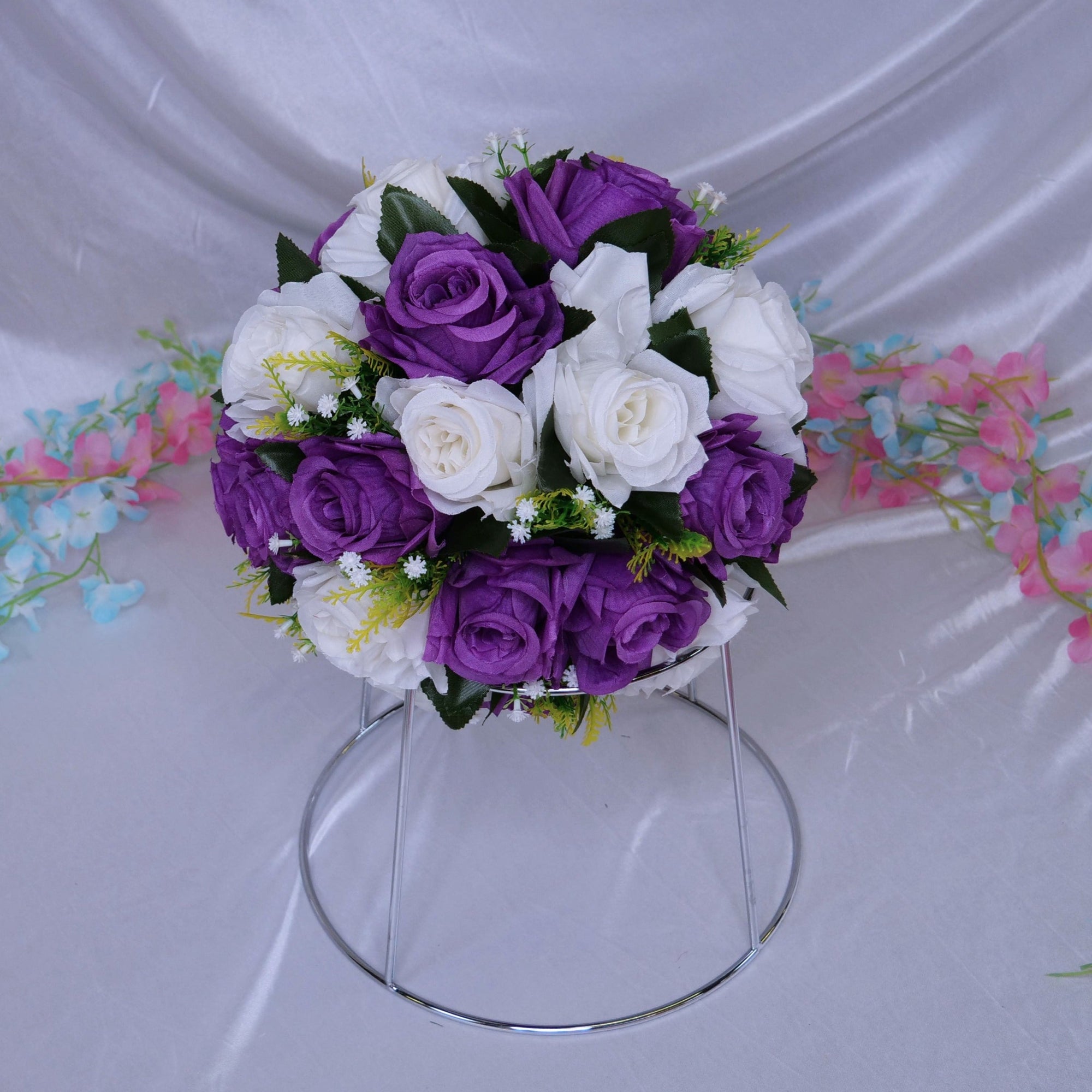 Location - Pleine boule de fleurs Artificielles blanc et violet